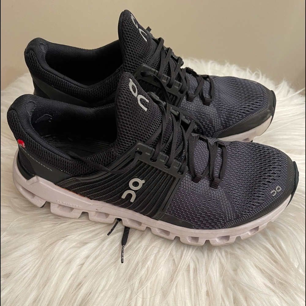 OnCloud Running Shoe Womens Size 8